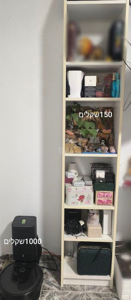 רהיטים למכירה