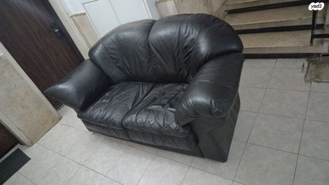 ספת עור שחורה