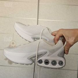 סניקרס Nike Air Max Dn חדשות!