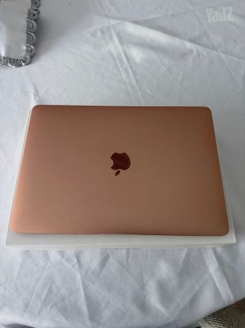 מחשב נייד apple