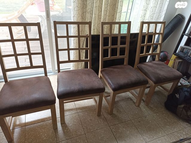 כיסאות