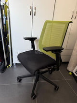 כיסא מחשב Steelcase Think