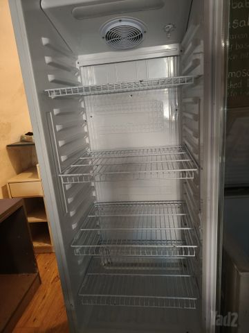מקרר ויטרינה