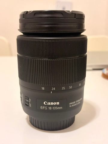 עדשת זום Canon 18-135 IS-USM