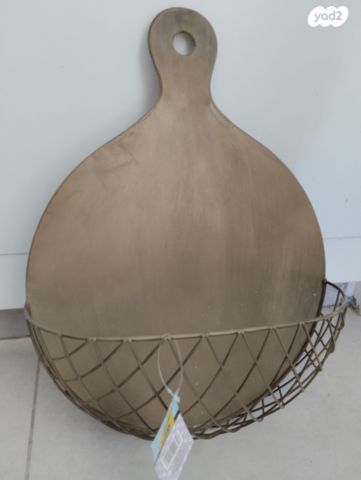 כלוב ומתקן זהוב