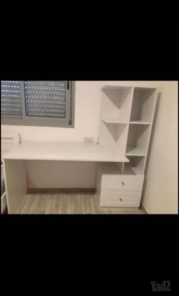 שולחן עבודה לבן