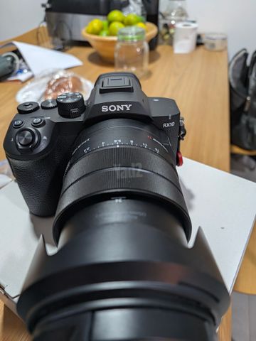 מצלמה sonyRX10V