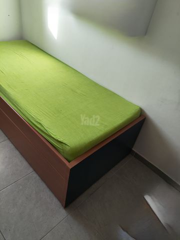 מיטת עץ נפתחת