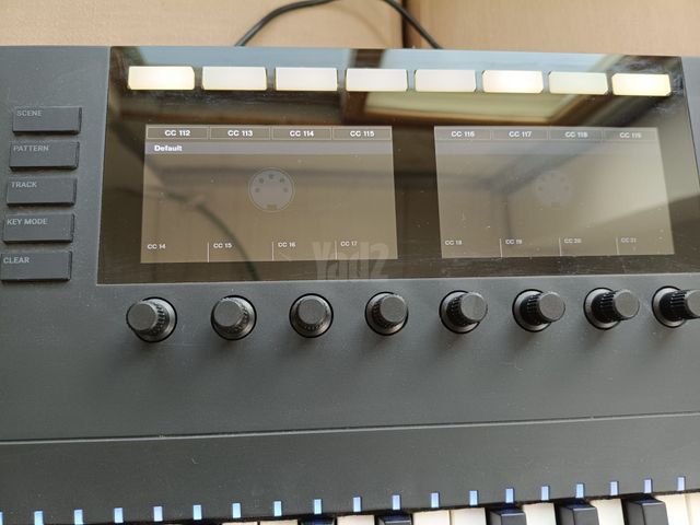 מקלדת שליטה Komplete S88