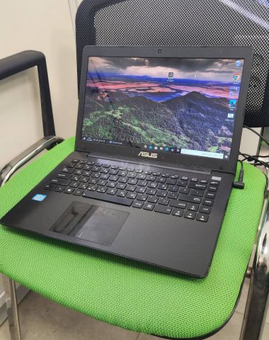 מחשב נייד ASUS