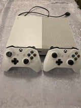 Xbox one s ושתי שלטים