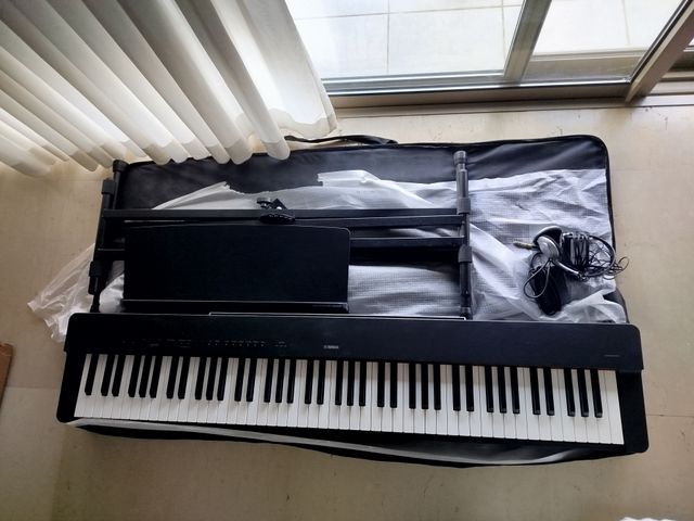 פסנתר YAMAHA