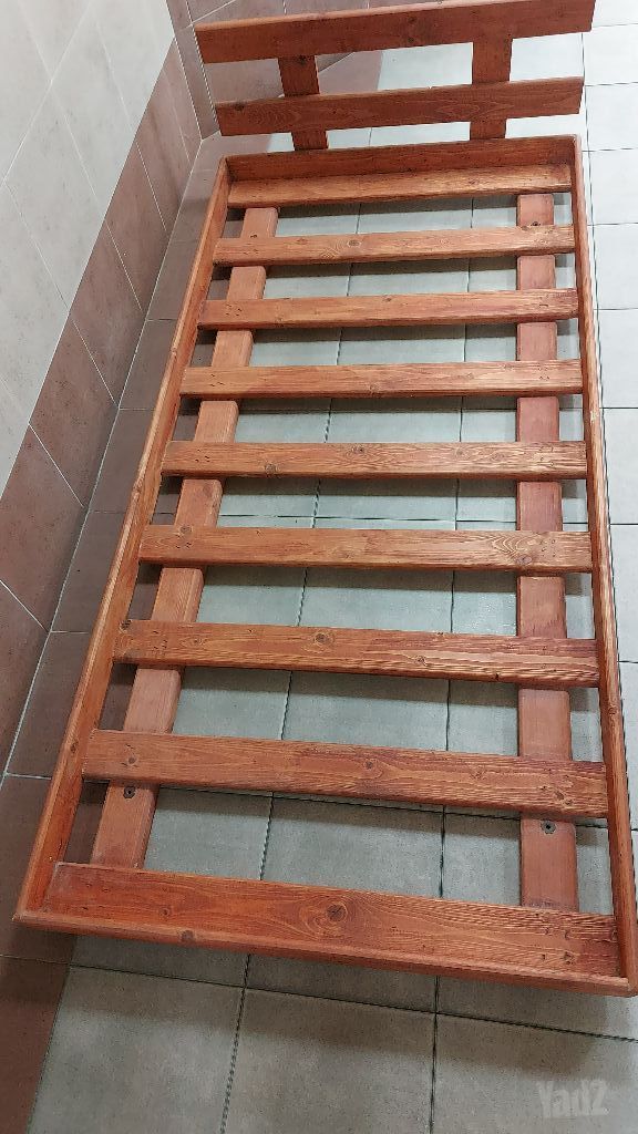 בסיס מיטת יחיד