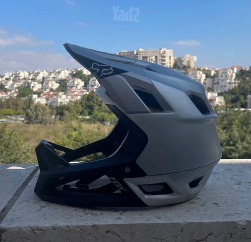 קסדת fox