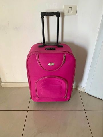 מזוודה ורודה easy trip