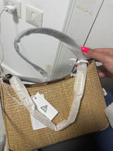 תיק GUESS