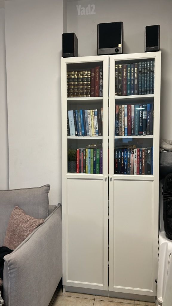 ארון ספרים