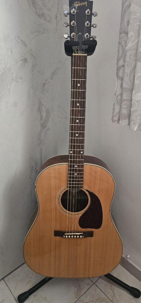 Gibson j15