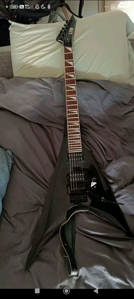 גיטרה חשמלית ESP LTD Arrow 200