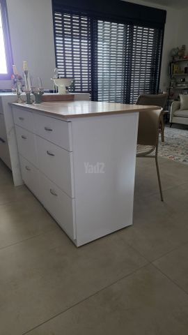 שולחן אי מטבח