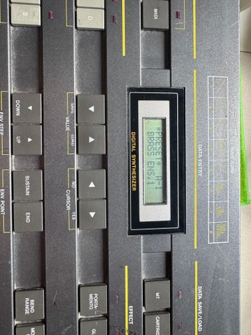 סינטיסייזר CASIO-cz5000