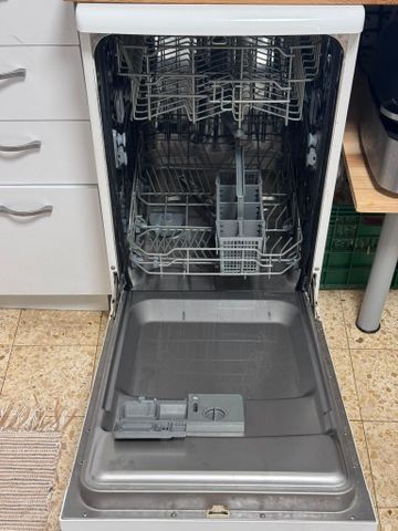 מדיח צר