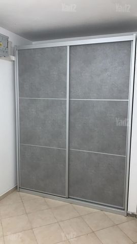 ארון הזזה 2.4*1.8