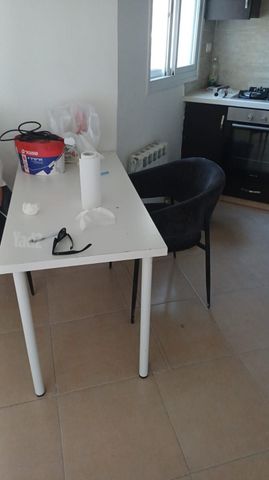 שולחן