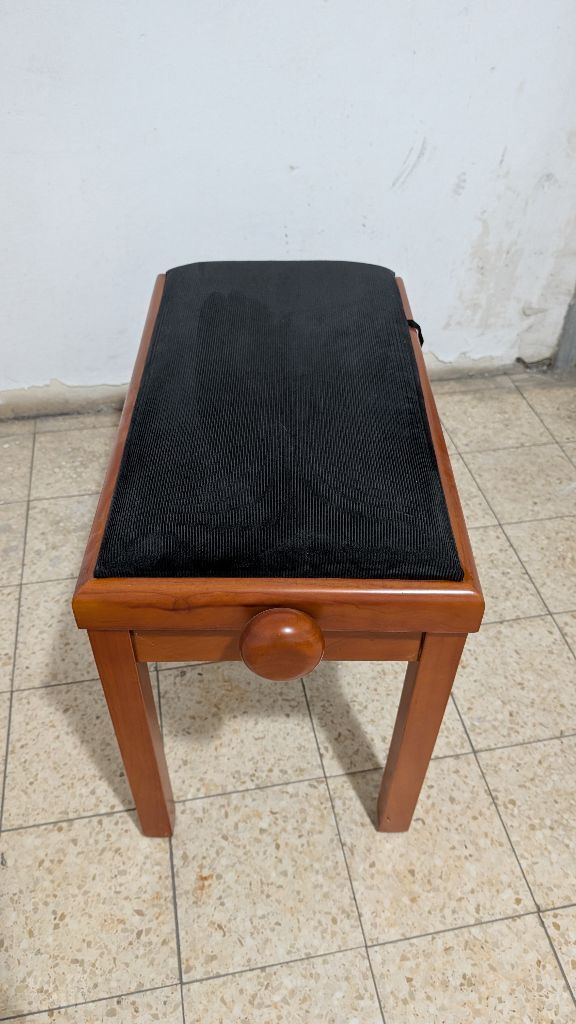 כסא פסנתר