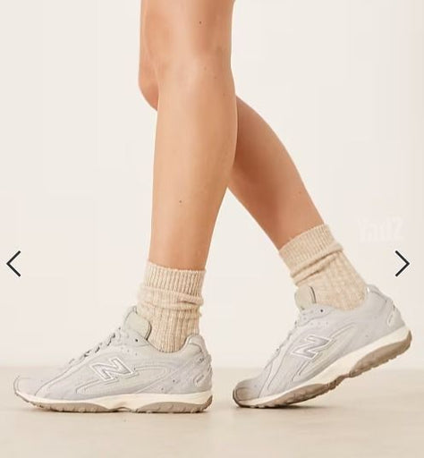 New Balance 204L Trainers