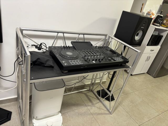 Xdj az + udg case