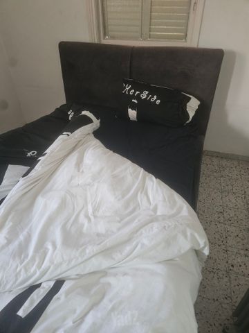 מיטה זוגית יפה