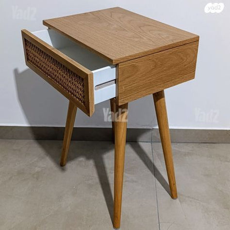שידת צד מעץ מלא