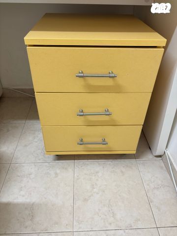 שידת מגירות