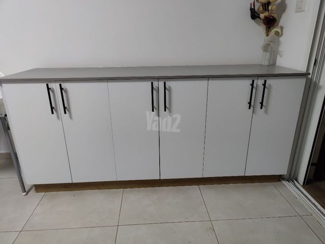 ארון שוכב