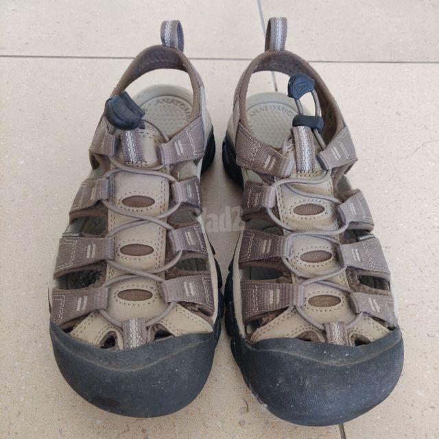 סנדלי KEEN