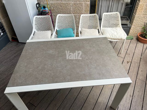 רהיטים לחצר