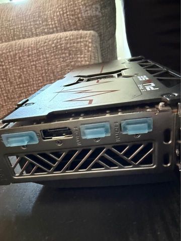 AMD Radeon™ RX 7700 XT 12GB