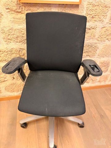 כיסא משרדי