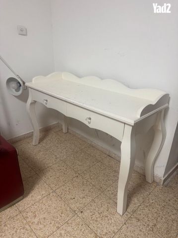 שולחן חדר