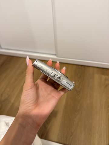 Canon IXY 650