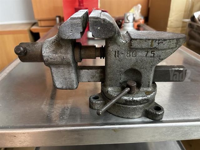 מלחץ שולחן BENCH VICE