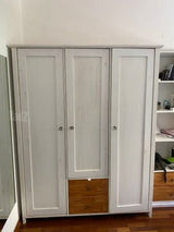 ארון בגדים house in