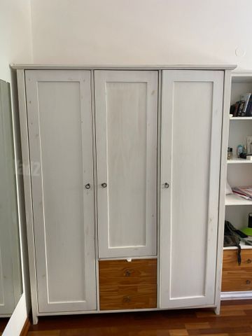 ארון בגדים house in