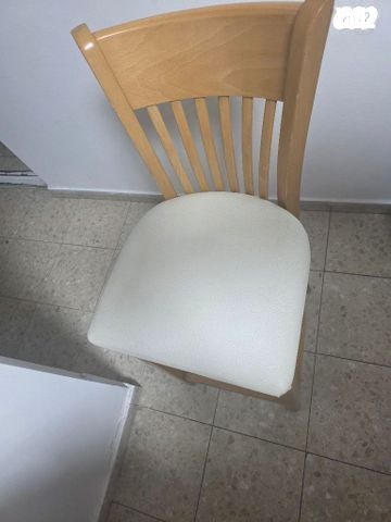 כיסא בר עץ מלא