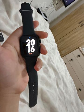 שעון של אפל