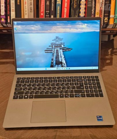 Dell vostro 3530 i7 1355u