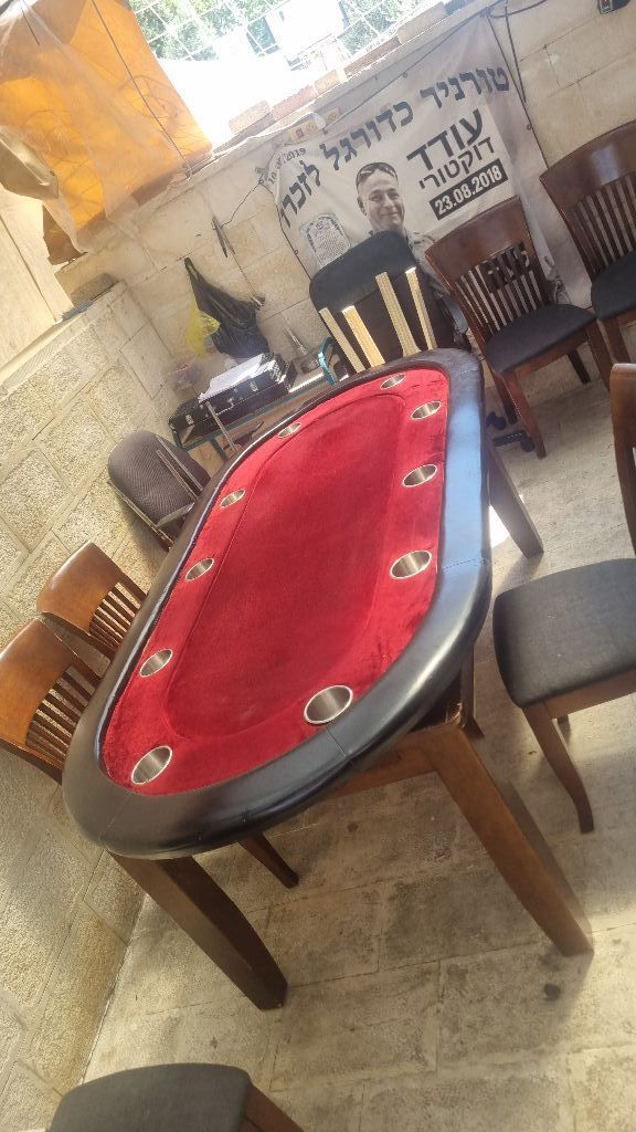 שולחן פוקר