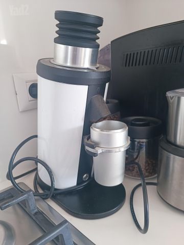 מטחנת קפה Single Dose DF64