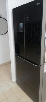 מקרר שחור